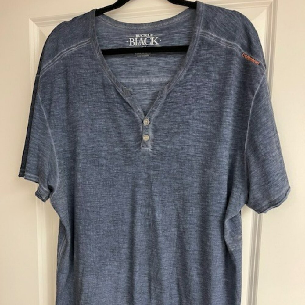 Buckle Athletic Fit Short Sleeve Shirt